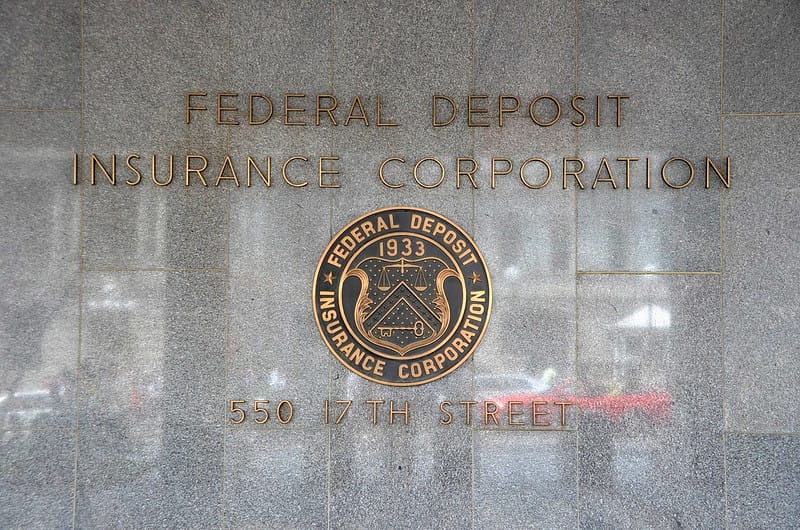 Trump Plans to Sign Executive Order Ending Biden’s Crypto Banking Restrictions