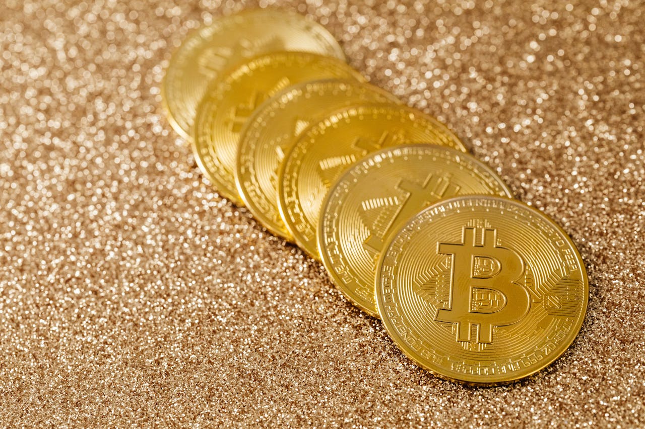 Bitcoin Holds Above $105K as Market Eyes Long-Term Breakout