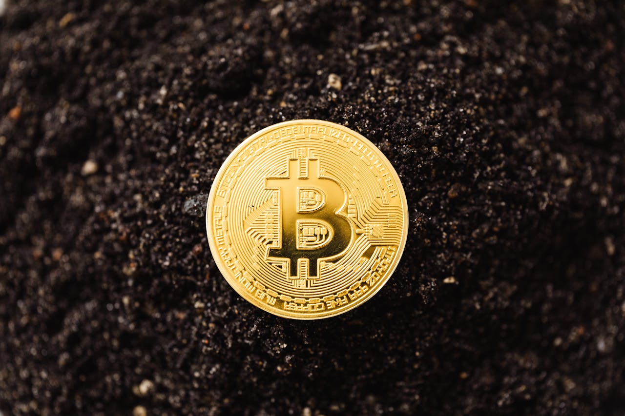 Bitcoin Nears Record High as Short Sellers Liquidated Amid Calm Rally