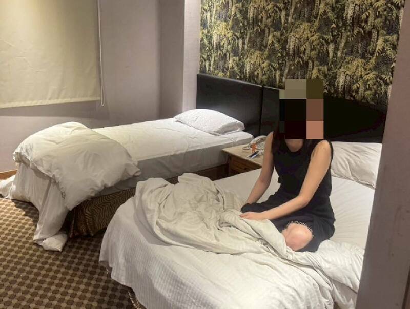 日媒指出，現在有越來越多日本女性為了高報酬，冒險赴海外賣春。圖為日前台中市警局第六分局抓到的涉嫌賣淫日本女子。（警方提供）