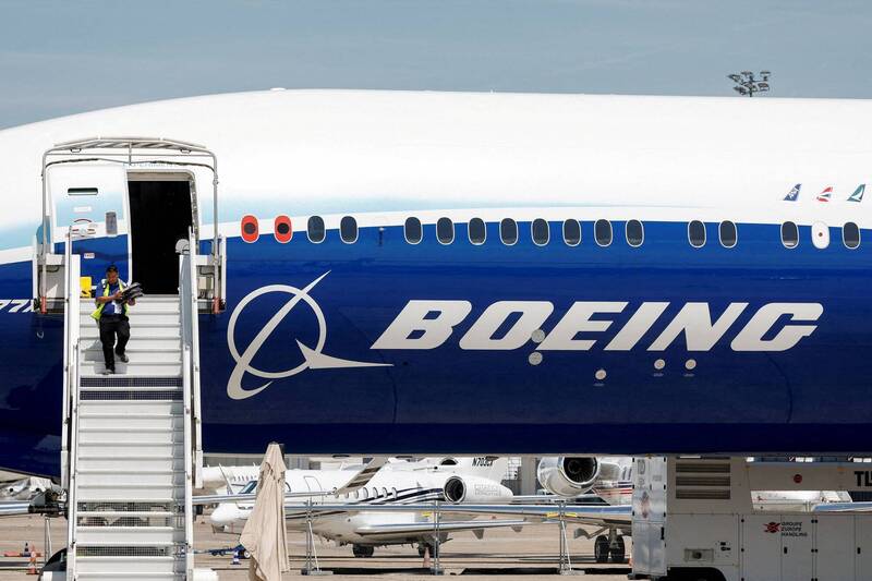 美國聯邦航空總署（FAA）表示，將對波音公司（Boeing）開出310萬美元（約9448萬元新台幣）罰款。（路透）