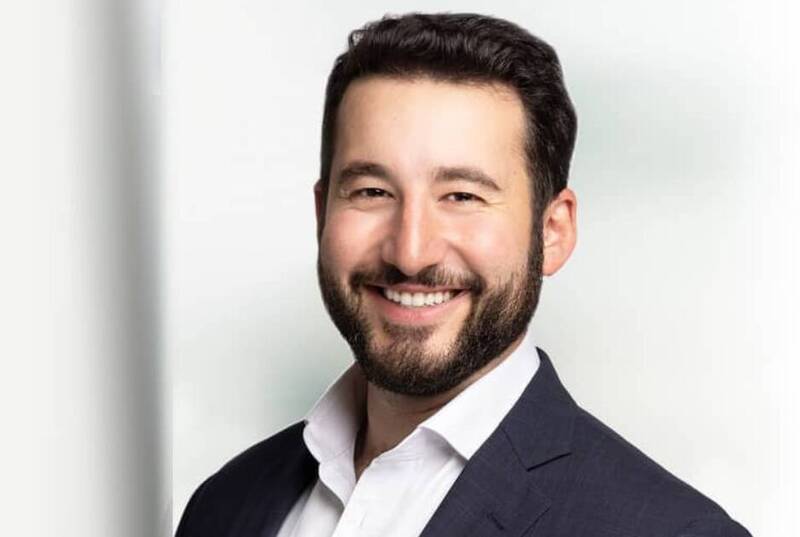 29歲的Seth Goldstein開創副業，如今公司年營收高達新台幣3億元。（翻攝自網路）