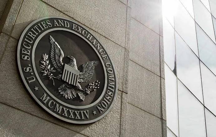 هدف هيئة الأوراق المالية والبورصات النهائي: هل تنظيم الأصول المشفرة يجعل قانون CLARITY فاشلاً منذ البداية؟