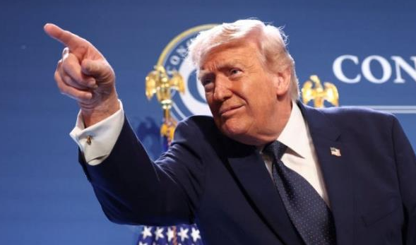Трамп снова добивается отставки члена совета ФРС Кук: Белый дом создал следственную комиссию, слушания 5 ноября