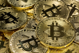 Las ballenas de Bitcoin se ponen netamente cortas en Hyperliquid por primera vez desde marzo