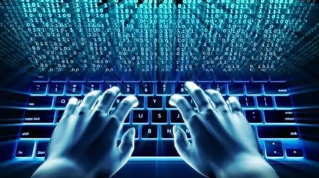 Взлет гигантских платформ и микрософтверных компаний: средний сегмент точечных решений в опасности