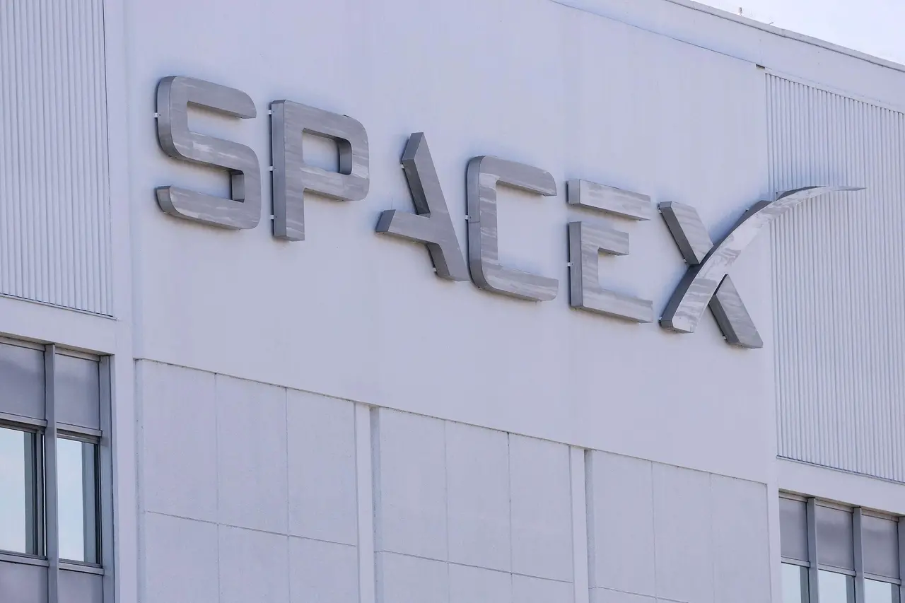 SpaceX выросла почти на 8%, достигнув максимума с июня, и помогла Маску «восстановить» статус триллионера